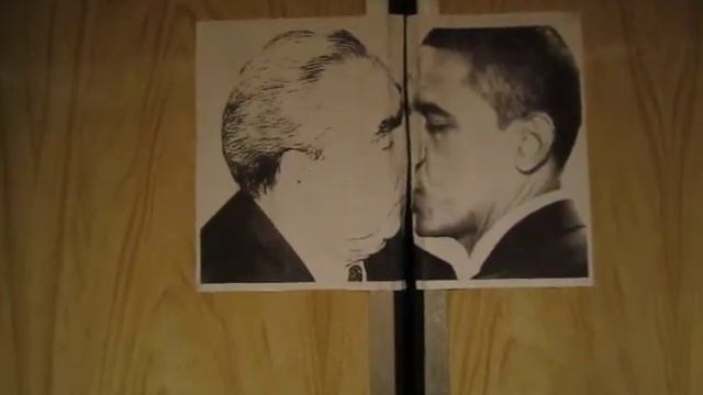 Брежневский поцелуй смотреть онлайн