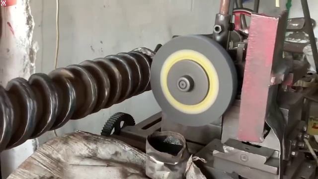 Процесс ремонта большёго шнека. смотреть онлайн