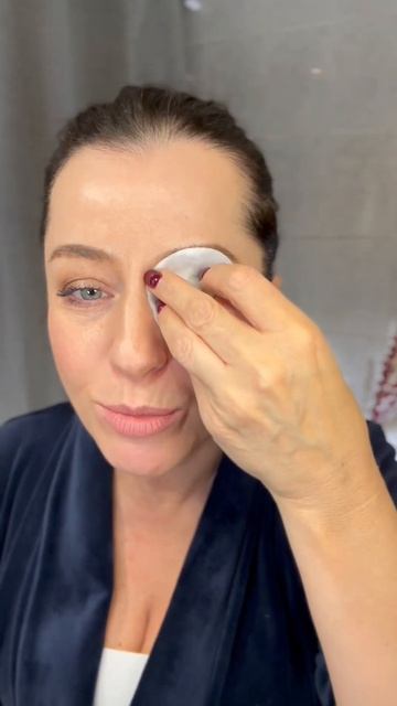 💕 Как правильно смывать косметику с глаз? Делаем вместе с Жанной Сан-Жак