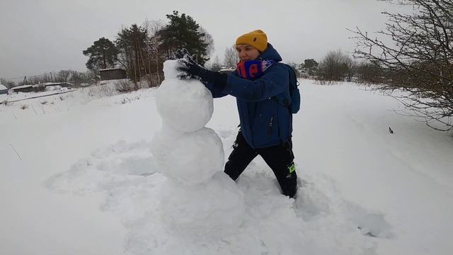 Я И БЕЛЁК/ слепила снеговика