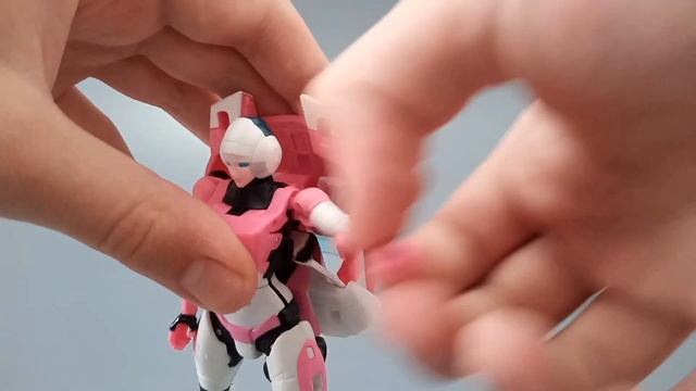 ❮ОБЗОР❯ на TRANSFORMERS GENERATIONS - Arcee [Thrilling 30]