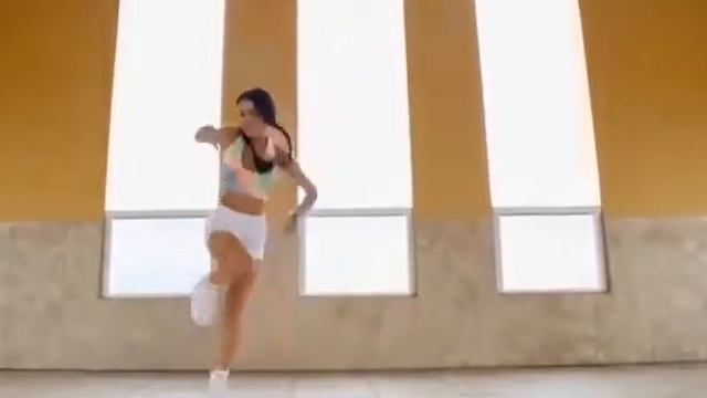 Rusça şarkı. SIĞAR DUMANI SARIYER BİZİ SENİNLE.  НАС ОКУТАЕТ ДЫМ СИГАРЕТЫ