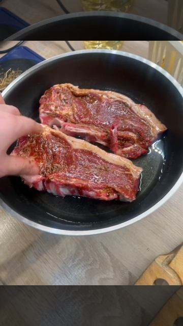 Стейк 🥩 на сковороде 🔥 смотреть онлайн