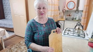 "Жизнь на пенсии".. Коротенькое видео : испекла батоны и напекла блинов.