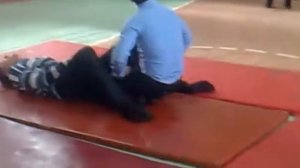 Прикол вольник с порванными штанами