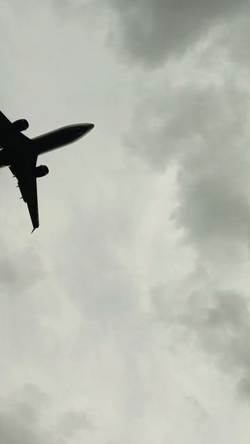 Самолет идет на посадку часть 4 смотреть онлайн