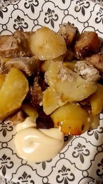 картофель с мясом в духовке под фольгой. смотреть онлайн