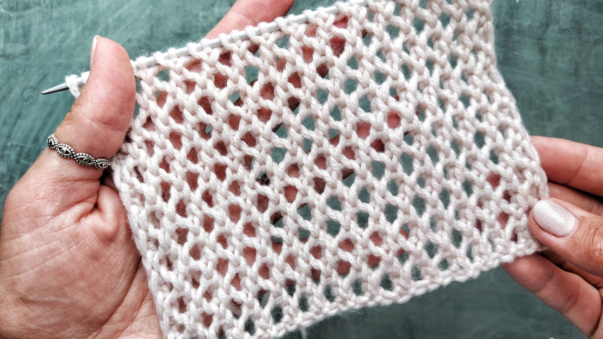 Лёгкая мелкая сеточка спицами для вязания топа, джемпера смотреть онлайн