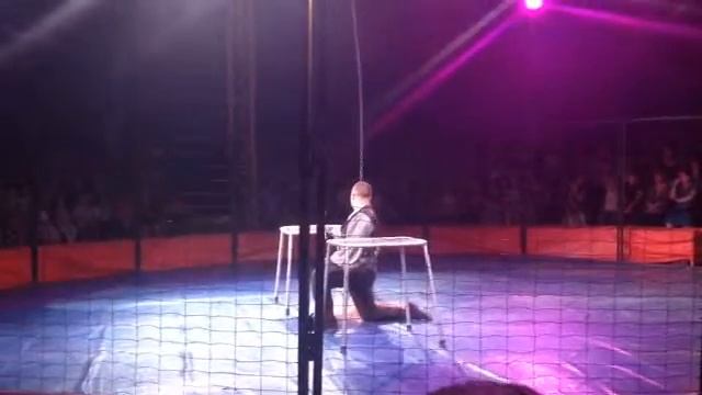 С-Петербургский цирк-шапито на гастролях в Махачкале. смотреть онлайн