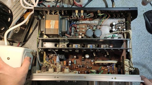 Усилитель KENWOOD KA- 5700 "Винта́жный глуховатый зверь" привезенный из США USA смотреть онлайн