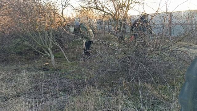 #15 Жизнь в деревне.|Уборка участка День 2! смотреть онлайн