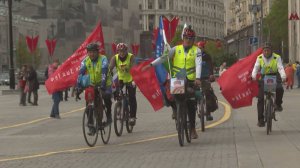 Четыре тысячи километров на велосипеде из Ташкента в Москву преодолел оперный певец Хурсанд Шеров