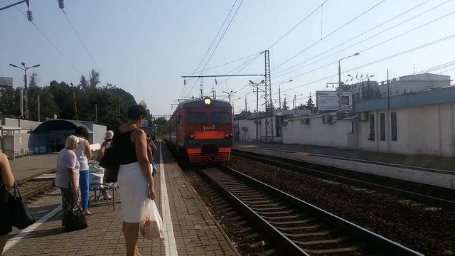 Прибытие электропоезда ЭР9ПК-352 (ТЧ-29 Белореченская) на о.п. Сельмаш