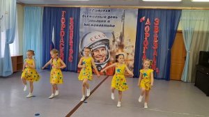 Песня "Посадили дядю Юру в быструю ракету"