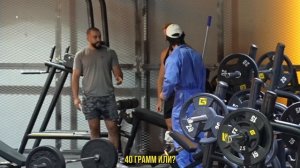 Уборщик со ШВАБРОЙ 32КГ Пранкует ЗАПАД _ Gym Prank (1080p)