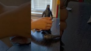 распаковка Годзиллы из серии Годзилла против Конга.