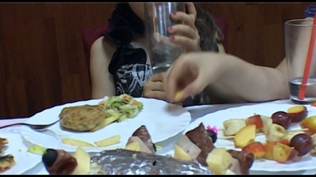 Фокус. Исчезающий картофель-фри. Ловкость рук и контроль своего взгляда. смотреть онлайн