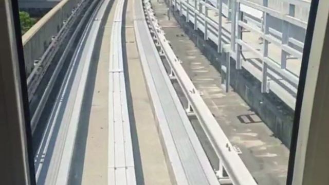 Япония, Киото Под небом Кобе на монорельсе из аэропорта.