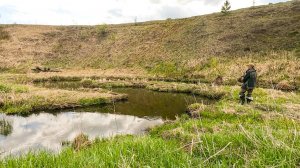 РУЧЕЙ ПЕРЕПРЫГНУТЬ МОЖНА а щука КЛЮЁТ! Рыбалка на спиннинг в мае 2025