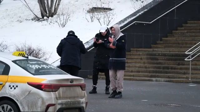 РЕАКЦИЯ И ШОК ТАКСИСТА НА РАЗБИТУЮ МАШИНУ И ВЫХОДКУ ЛИТВИН МИШИ / ЛИТВИН ПОДАРИЛ ТАКСИСТУ МАШИНУ