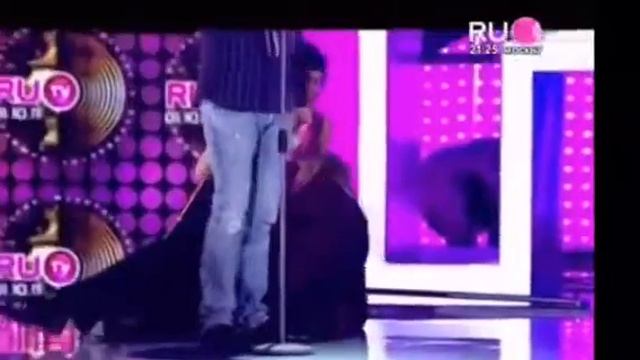 Басков УПАЛ НА СЦЕНЕ. ЖЕСТЬ!!! смотреть онлайн