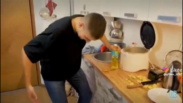 да ёб штаны за 40 грн и мяч в голову смотреть онлайн