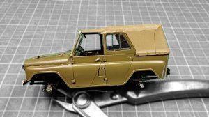 Сборка модели автомобиля УАЗ-469 в масштабе 1:43. Часть 3-я.