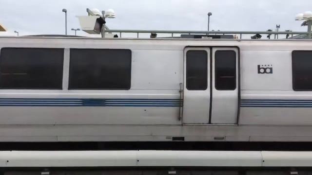 Поездка в Walnut Creek. Пересадка на Bart смотреть онлайн