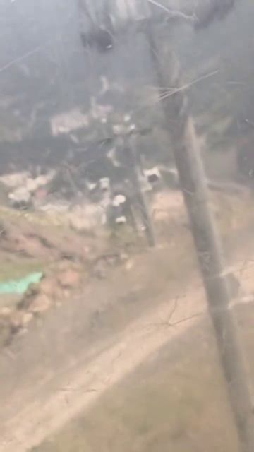 Подьезжает к станции пересадки в горах смотреть онлайн