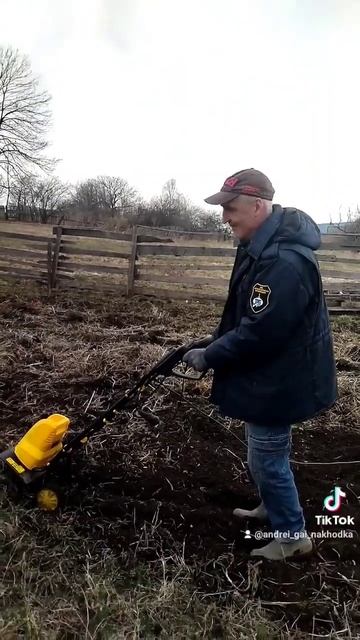 Мы не сеем и не пашем, а за трактором &башим. смотреть онлайн