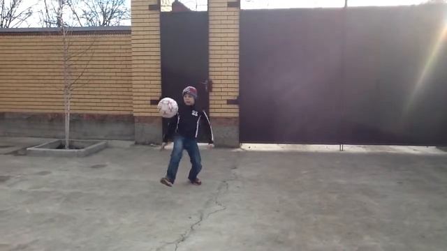 Маленькие:Бейл,Роналдо,Неймар