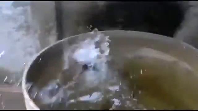 КОТ упал смотреть онлайн