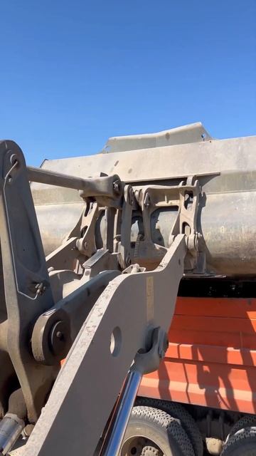 Работа! Возим грунт 😉 смотреть онлайн