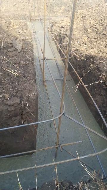 Заливаем бетон в землю .#2