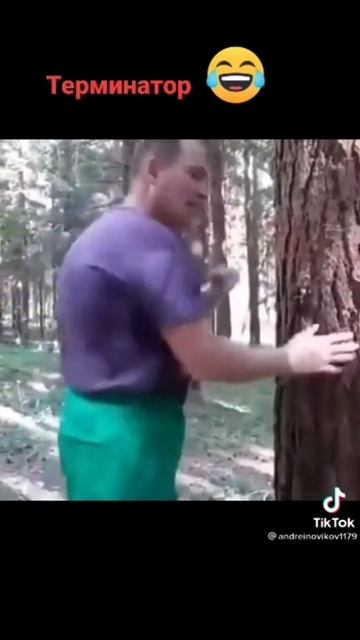 Профессионал по вырыванию рёбер. Прикол #shorts #подпишись #funclub смотреть онлайн