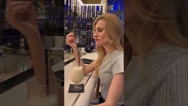 Dubai, UAE 🇦🇪 Как на вкус Пина Колада? смотреть онлайн