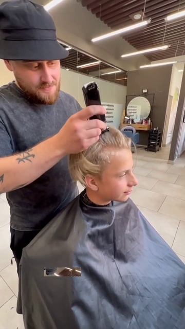 Barbershop. Меняем стиль https://t.me/drstyle_369 смотреть онлайн