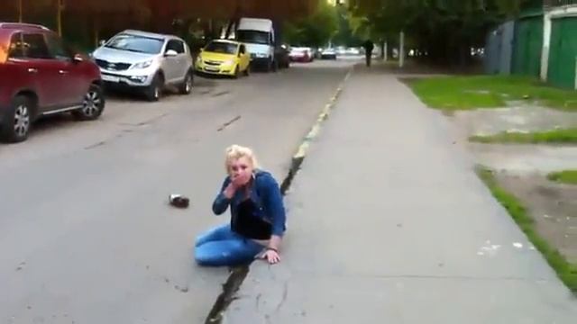 Быдлота против девушки на разборках. смотреть онлайн
