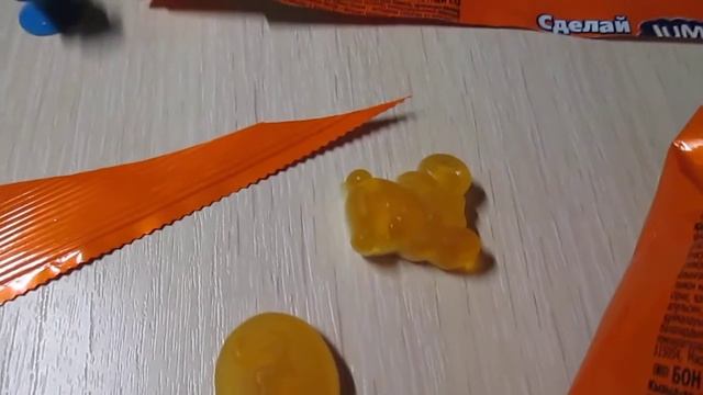 Супер Андрей пробует вкусные наушники, прикольные фигурки бон-пари, бонстики смотреть онлайн