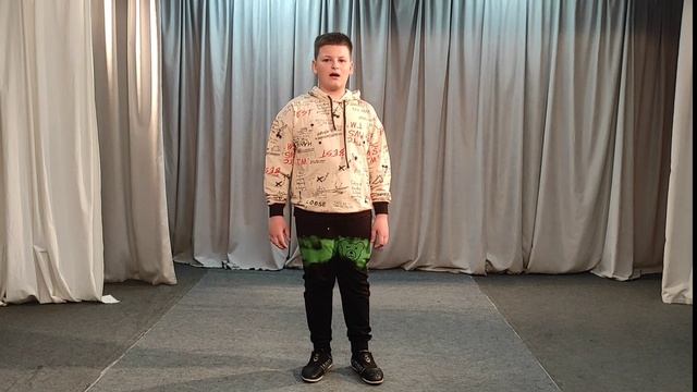 Стихотворение «Баллада о конфете» Андрей Усачев. Читает Дмитрий Кондрашенко. смотреть онлайн