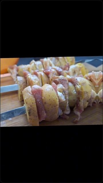 вкусная картоха с беконом на мангале! смотреть онлайн