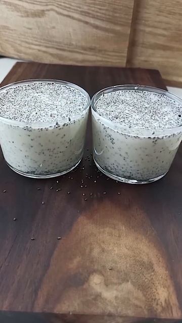 Завтрак из морозилки: чиа-пудинг с клубникой