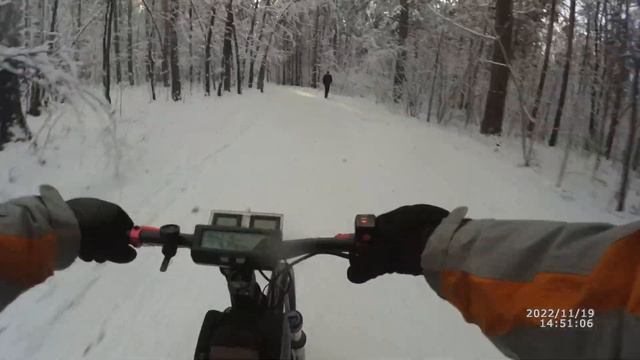 по снежку по речке