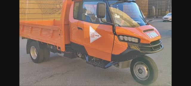 Китайский чудо самосвал IVAN ))) всего за три ляма.