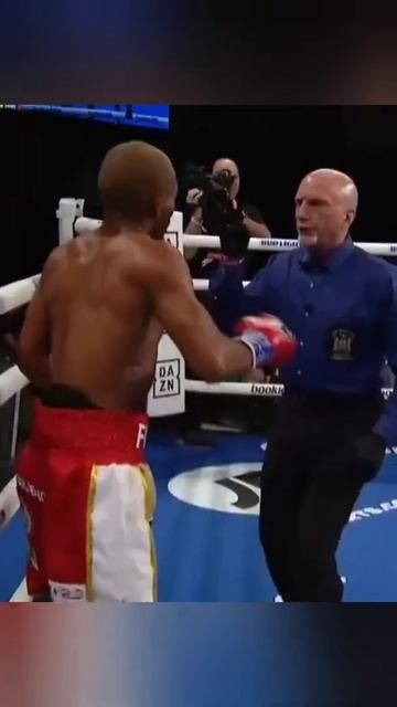 Посадил на колено смотреть онлайн