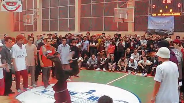 брейк с участием змея смотреть онлайн