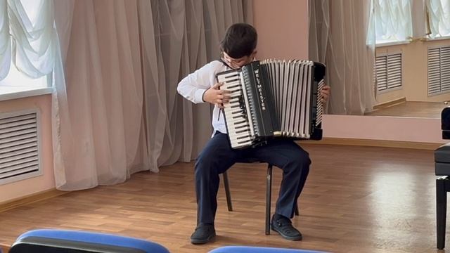 В.Баснер."На безымянной высоте", исп. Георгий Уткин смотреть онлайн