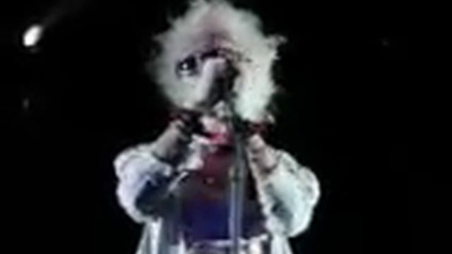 Жанна Агузарова 22.12.05 в Точке, Королева красоты (фрагмент смотреть онлайн