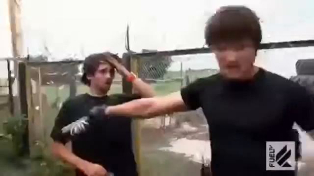 прикол)) дебил!! смотреть онлайн