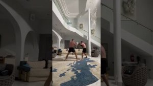 💥"ОНИ ЗАРУБАЮТСЯ!" – Спарринг в доме.